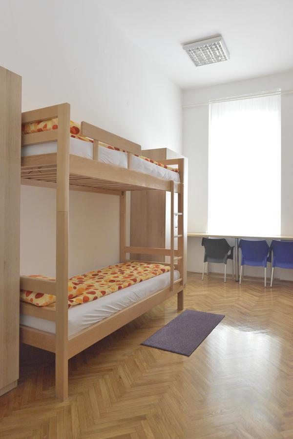 Hostel Flow House Centar Novi Sad Exterior foto